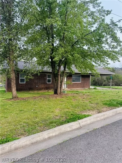 Exterior - 1105 S 5th St, Paris, AR 72855 photo 2 of 3