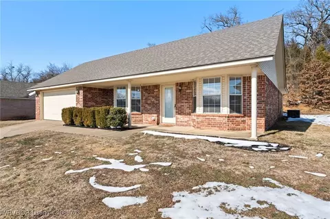 1105 Taos Dr, Van Buren, AR 72956