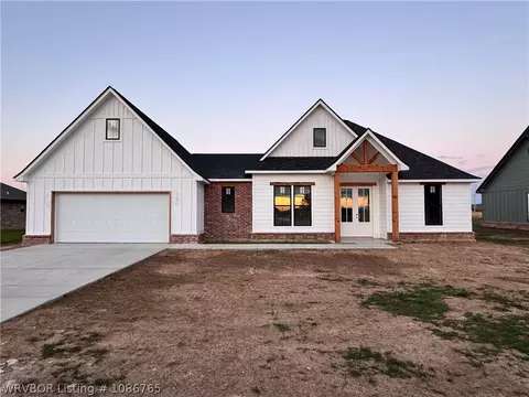 2028 Prairie Fire Dr, Sallisaw, OK 74955