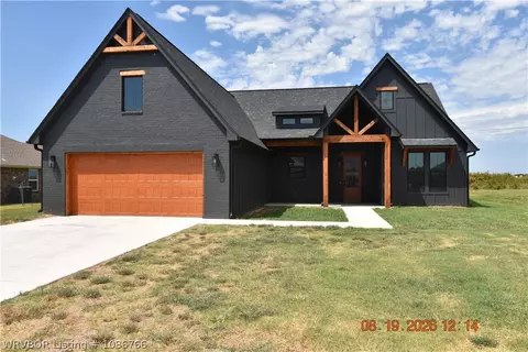2037 Prairie Fire Dr, Sallisaw, OK 74955