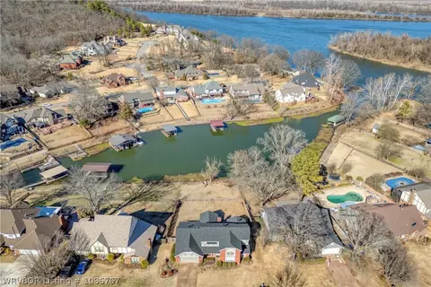 View/Area - 8905 Canterbury Cv, Fort Smith, AR 72903 photo 3 of 11