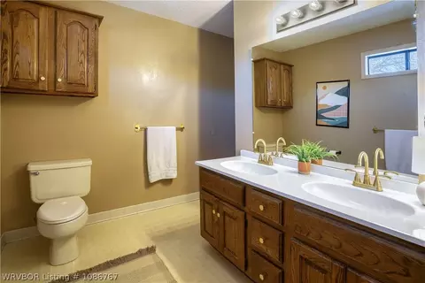 Bath - 8905 Canterbury Cv, Fort Smith, AR 72903 photo 6 of 6