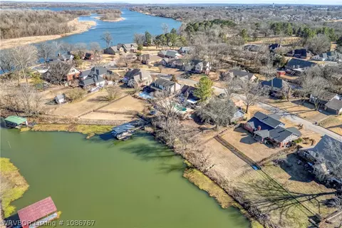 View/Area - 8905 Canterbury Cv, Fort Smith, AR 72903 photo 8 of 11