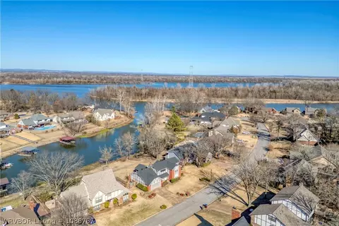 View/Area - 8905 Canterbury Cv, Fort Smith, AR 72903 photo 2 of 11