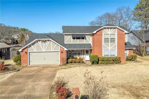 8905 Canterbury Cv, Fort Smith, AR 72903