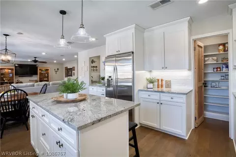 Kitchen - 8905 Canterbury Cv, Fort Smith, AR 72903 photo 6 of 7