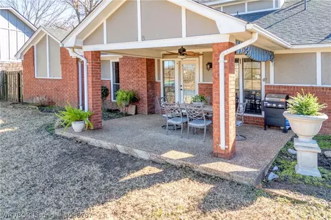 Exterior - 8905 Canterbury Cv, Fort Smith, AR 72903 photo 4 of 6
