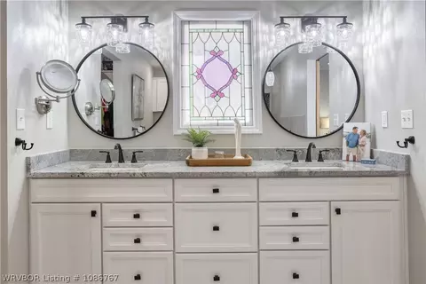 Bath - 8905 Canterbury Cv, Fort Smith, AR 72903 photo 1 of 6