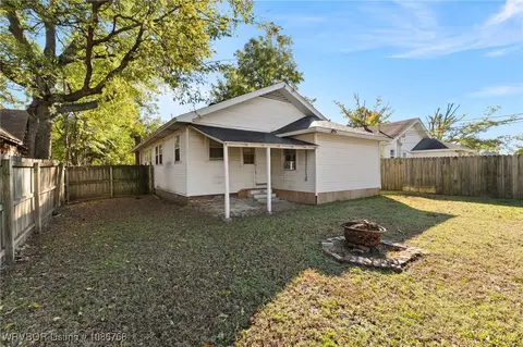 Exterior - 1020 S 16th St, Fort Smith, AR 72901 photo 6 of 8