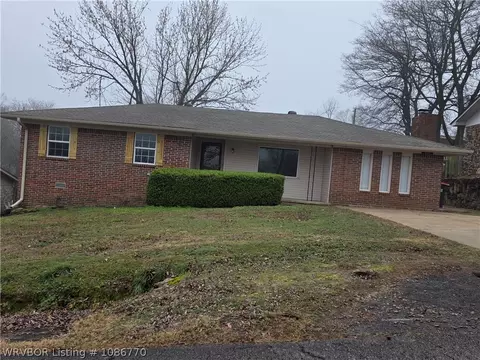 1804 Parkview St, Van Buren, AR 72956