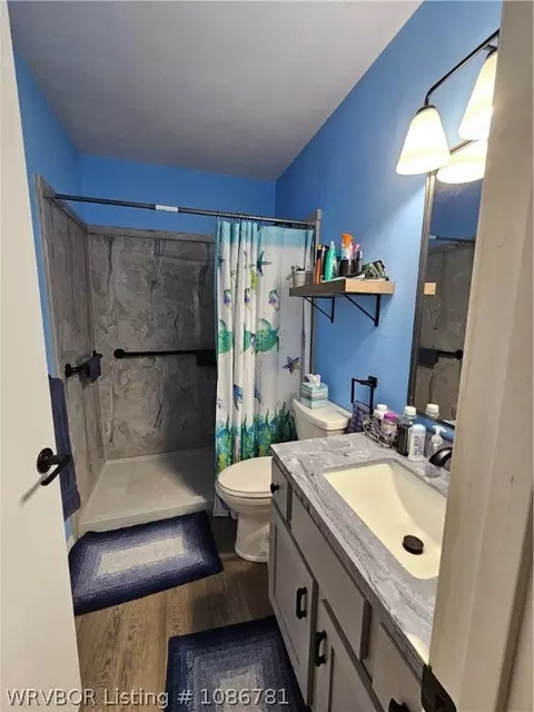 Bath - 1505 Jackson Ct, Fort Smith, AR 72901 photo 1 of 2
