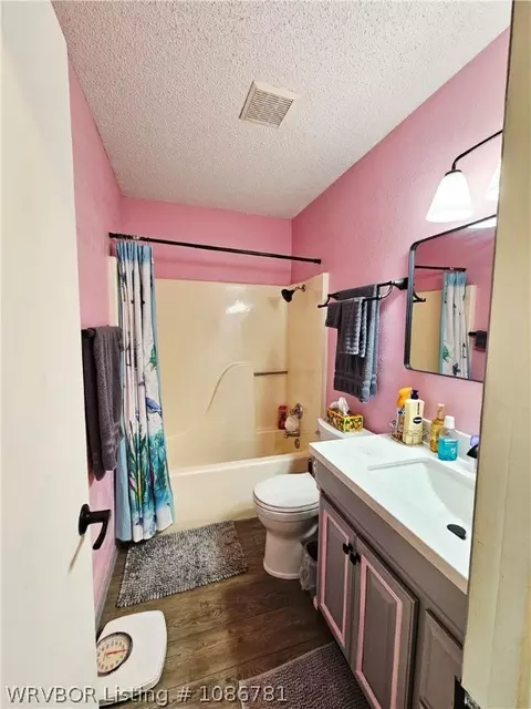 Bath - 1505 Jackson Ct, Fort Smith, AR 72901 photo 2 of 2