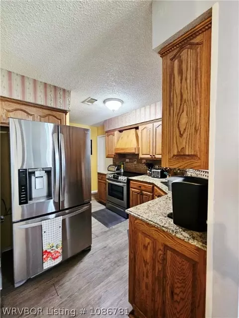 Kitchen - 1505 Jackson Ct, Fort Smith, AR 72901 photo 4 of 4