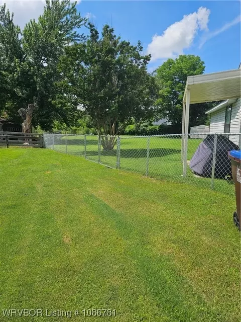 Exterior - 1505 Jackson Ct, Fort Smith, AR 72901 photo 4 of 5