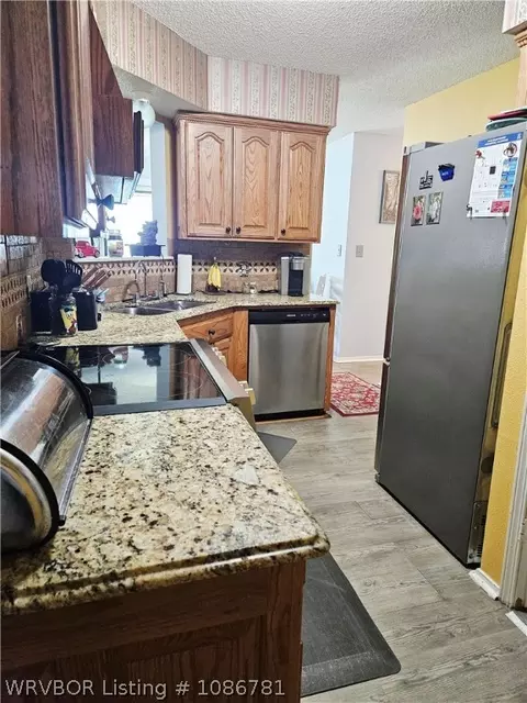 Kitchen - 1505 Jackson Ct, Fort Smith, AR 72901 photo 2 of 4