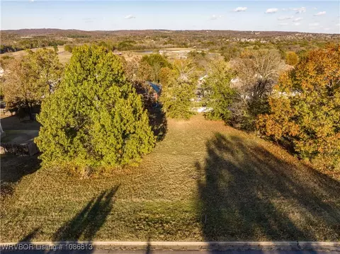 2000 Park Ridge Dr, Van Buren, AR 72956