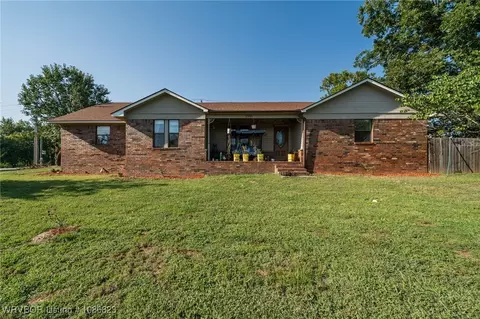2546 Old Uniontown Rd, Van Buren, AR 72956