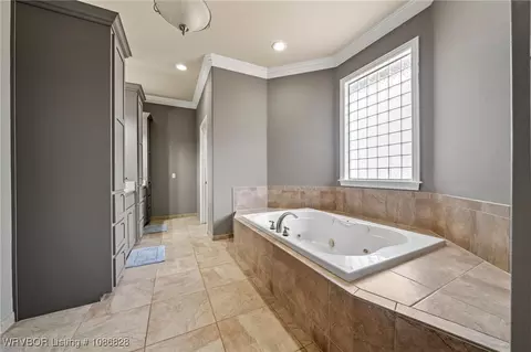 Bath - 4407 Webb Way, Fort Smith, AR 72916 photo 2 of 7