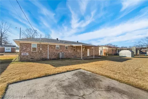 Exterior - 1511 Houston St, Fort Smith, AR 72901 photo 4 of 4