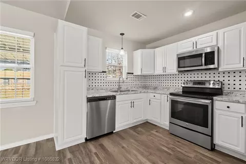 Kitchen - 1511 Houston St, Fort Smith, AR 72901 photo 1 of 2