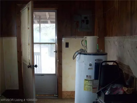Entry Way - 1123 N 35th St, Fort Smith, AR 72904 photo 1 of 3