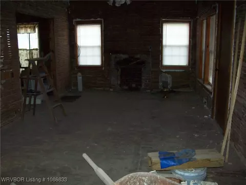 Living - 1123 N 35th St, Fort Smith, AR 72904 photo 2 of 3