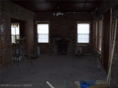 Living - 1123 N 35th St, Fort Smith, AR 72904 photo 3 of 3