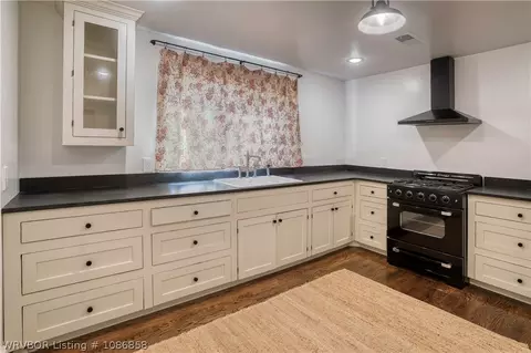 Kitchen - 6404 W Highway 10, Hackett, AR 72937 photo 1 of 3