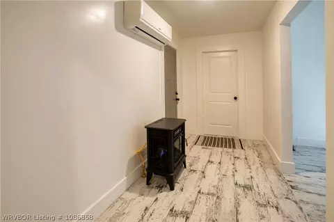 Entry Way - 6404 W Highway 10, Hackett, AR 72937 photo 1 of 1