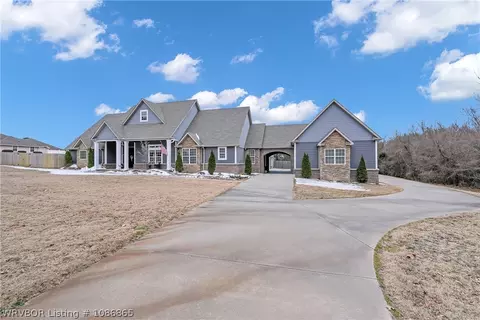 1732 N Mountain Grove Rd, Alma, AR 72921