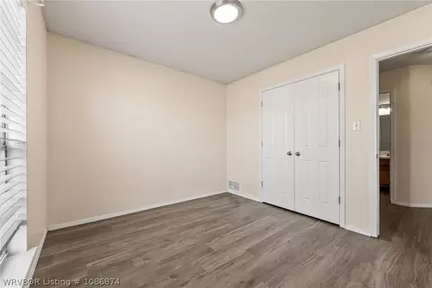 Bedroom - 8812 Skypark Dr, Fort Smith, AR 72903 photo 2 of 5