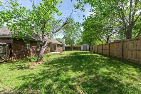 Exterior - 8812 Skypark Dr, Fort Smith, AR 72903 photo 5 of 5