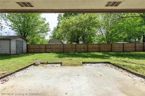 Exterior - 8812 Skypark Dr, Fort Smith, AR 72903 photo 3 of 5