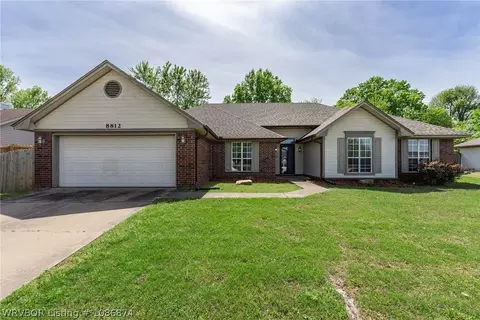 8812 Skypark Dr, Fort Smith, AR 72903