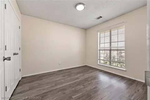 Bedroom - 8812 Skypark Dr, Fort Smith, AR 72903 photo 3 of 5