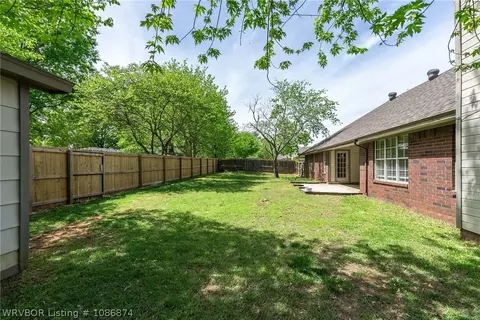 Exterior - 8812 Skypark Dr, Fort Smith, AR 72903 photo 4 of 5