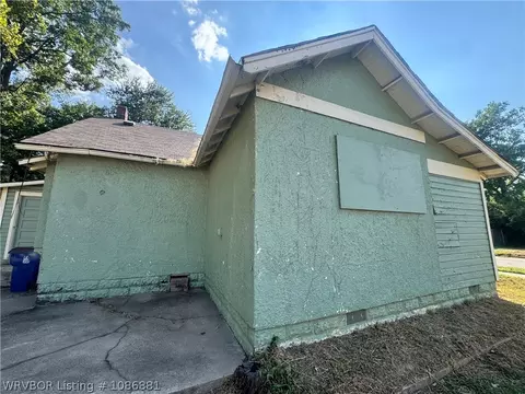 Exterior - 810 N 804 N 19th St, Fort Smith, AR 72901 photo 9 of 11