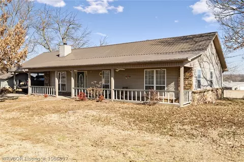 647 Sixhalf Mile Rd, Paris, AR 72855