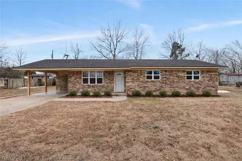 101 N Brook St, Gans, OK 74936