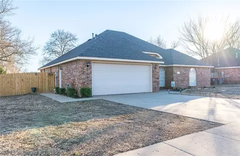 Exterior - 101 Lexington Way, Barling, AR 72923 photo 3 of 10