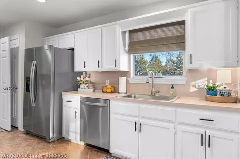 Kitchen - 101 Lexington Way, Barling, AR 72923 photo 3 of 3