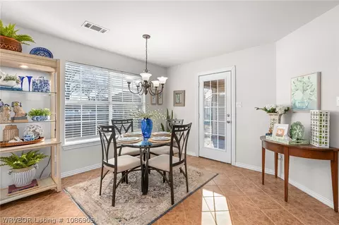 Dining - 101 Lexington Way, Barling, AR 72923 photo 1 of 2