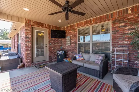 Exterior - 1620 N River Rd, Lavaca, AR 72941 photo 4 of 9