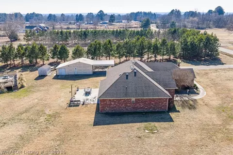 View/Area - 1620 N River Rd, Lavaca, AR 72941 photo 1 of 10