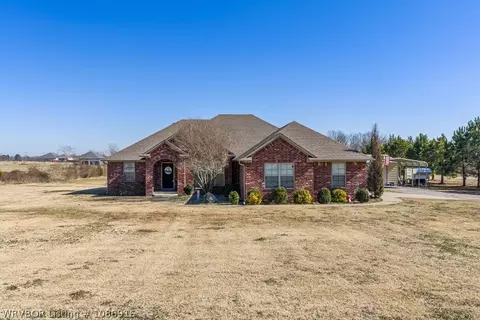 1620 N River Rd, Lavaca, AR 72941