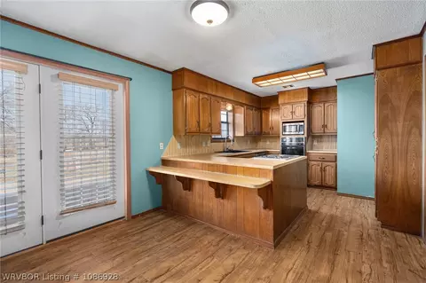 Kitchen - 472501 E 1127 Rd, Muldrow, OK 74948 photo 2 of 2