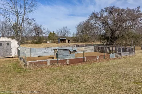 Exterior - 472501 E 1127 Rd, Muldrow, OK 74948 photo 9 of 10