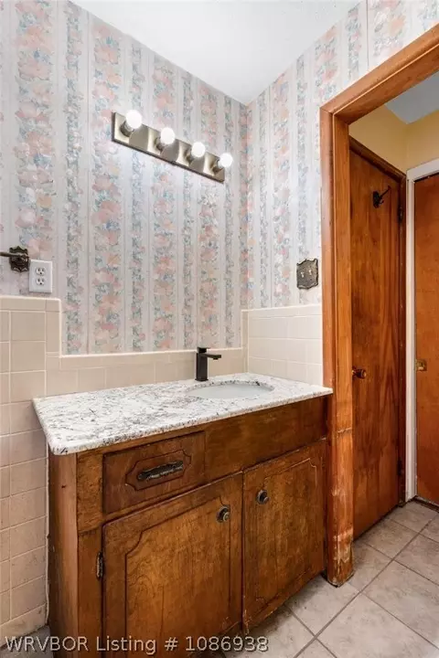 Bath - 921 Cedar Ln, Fort Smith, AR 72908 photo 3 of 3