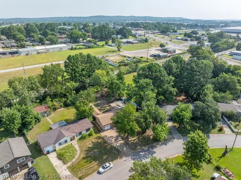 View/Area - 921 Cedar Ln, Fort Smith, AR 72908 photo 9 of 14