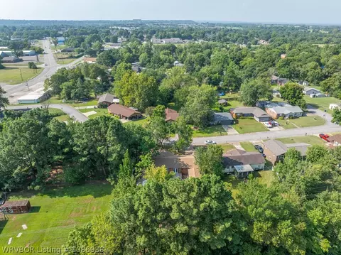 View/Area - 921 Cedar Ln, Fort Smith, AR 72908 photo 13 of 14
